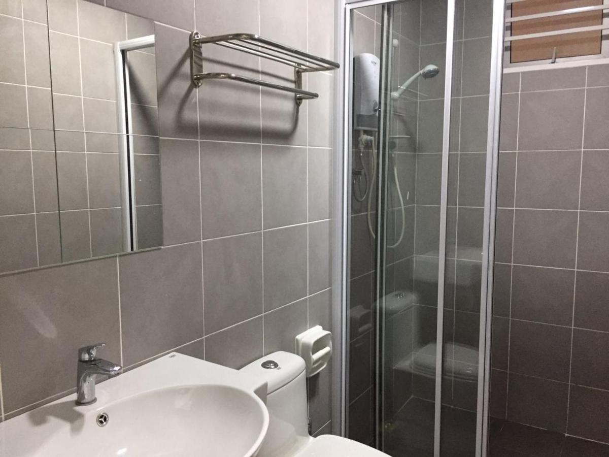 באנגי Del'S Guesthouse @ Southville Same Level With Pool Fits 8 מראה חיצוני תמונה
