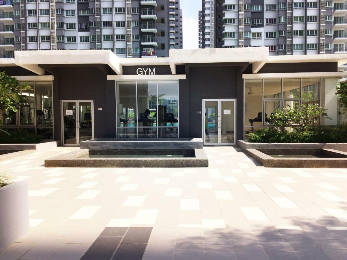 באנגי Del'S Guesthouse @ Southville Same Level With Pool Fits 8 מראה חיצוני תמונה